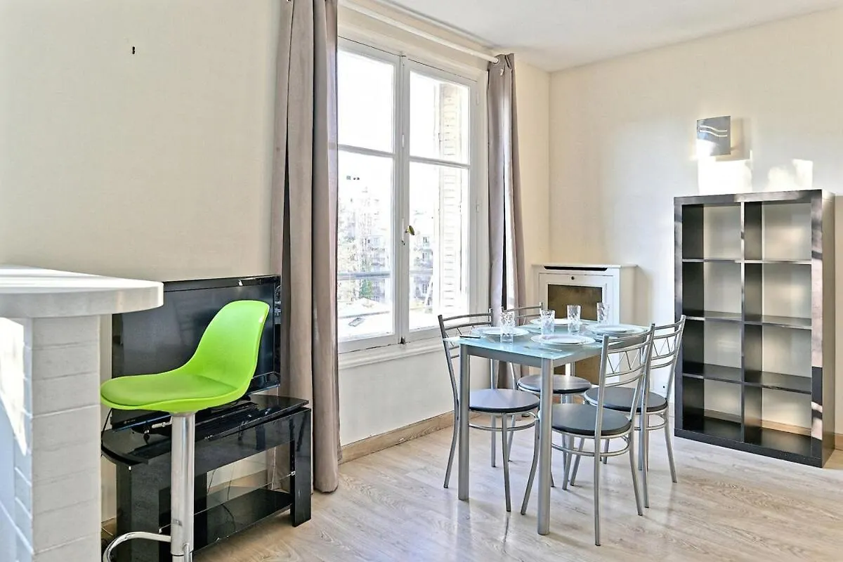 Appartement Central Avenue Du Maine - III Paris 0*,  France